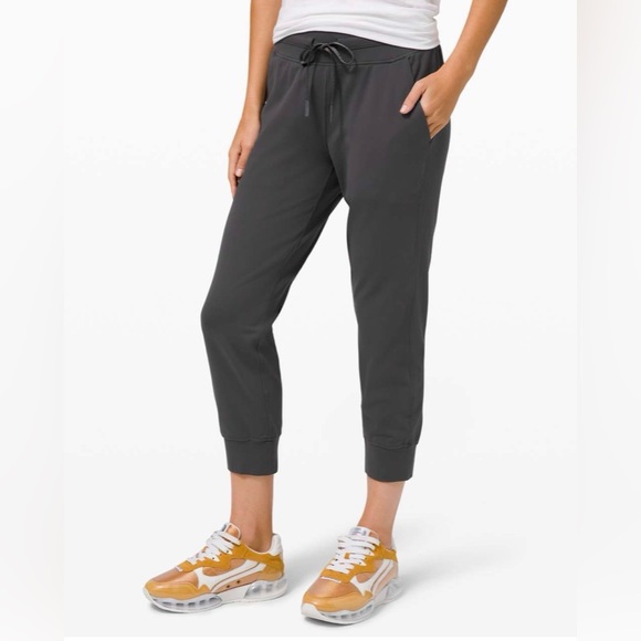 lululemon athletica Pants - Lululemon ready to rulu cropped jogger